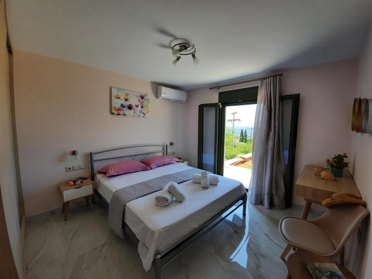 Freesia Grand Sea View Residence Svoronata Exterior photo