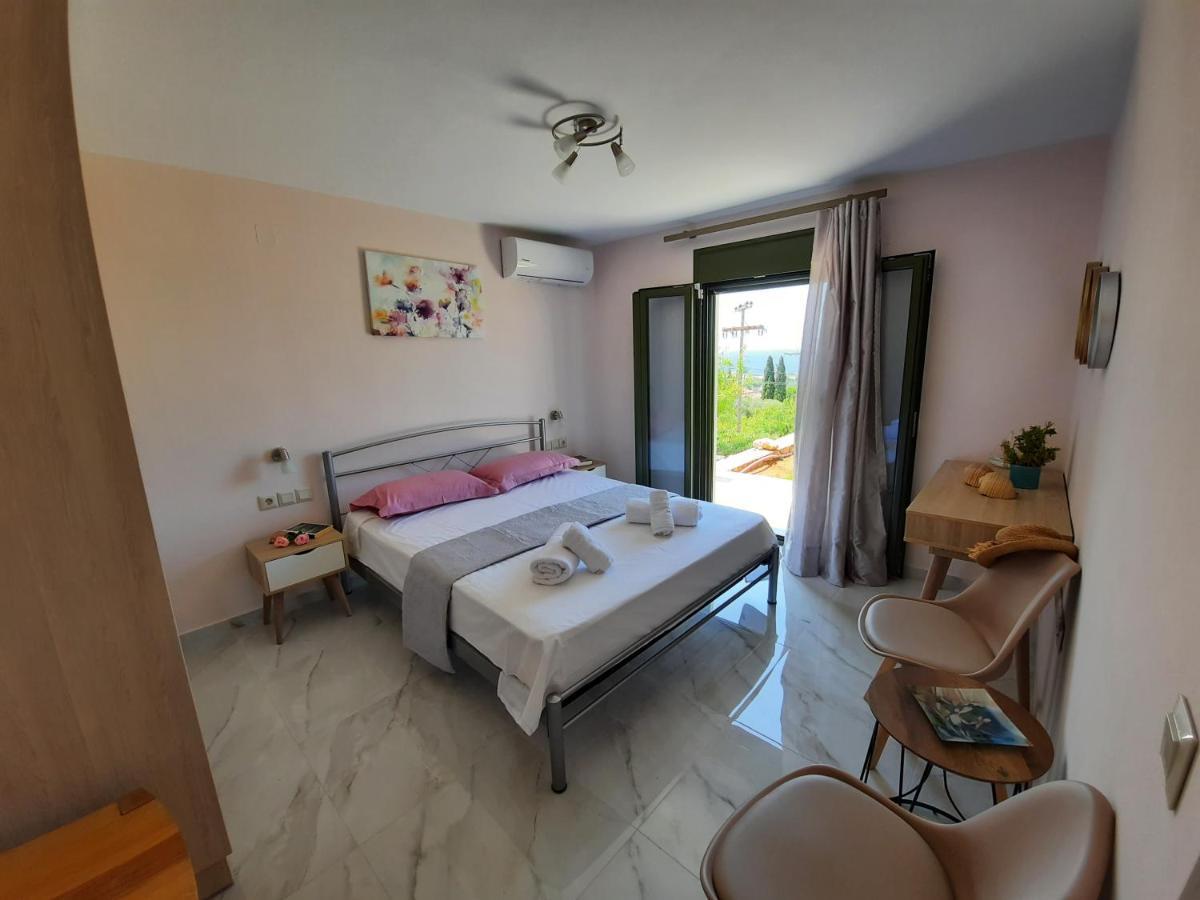 Freesia Grand Sea View Residence Svoronata Exterior photo